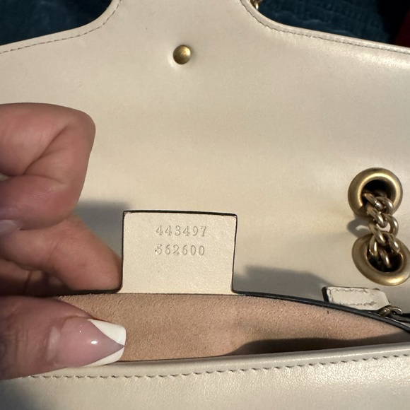 Beautiful Gucci, off-white bag. Worn a handful of times. - Picture 4 of 4